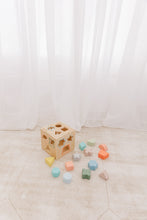 Load image into Gallery viewer, Bubble Wooden Shape Sorting Cube