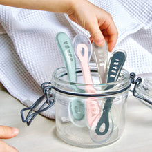 Load image into Gallery viewer, Beaba Set of 4 2nd age soft silicone spoons (assorted colors DARK BLUE/PINK/GREY/LIHGT BLUE) (1)