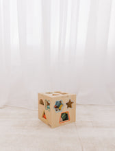 Load image into Gallery viewer, Bubble Wooden Shape Sorting Cube
