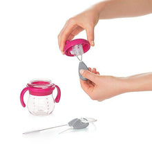 Load image into Gallery viewer, OXO Tot On the Go Straw &amp; Sippy Cup Top Cleaning Set
